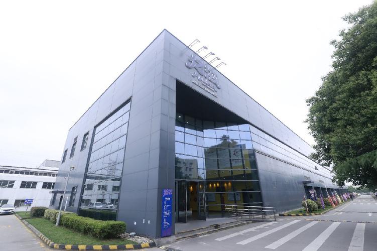 億滋蘇州成全球餅干行業首家燈塔工廠 智能制造的甜蜜革命